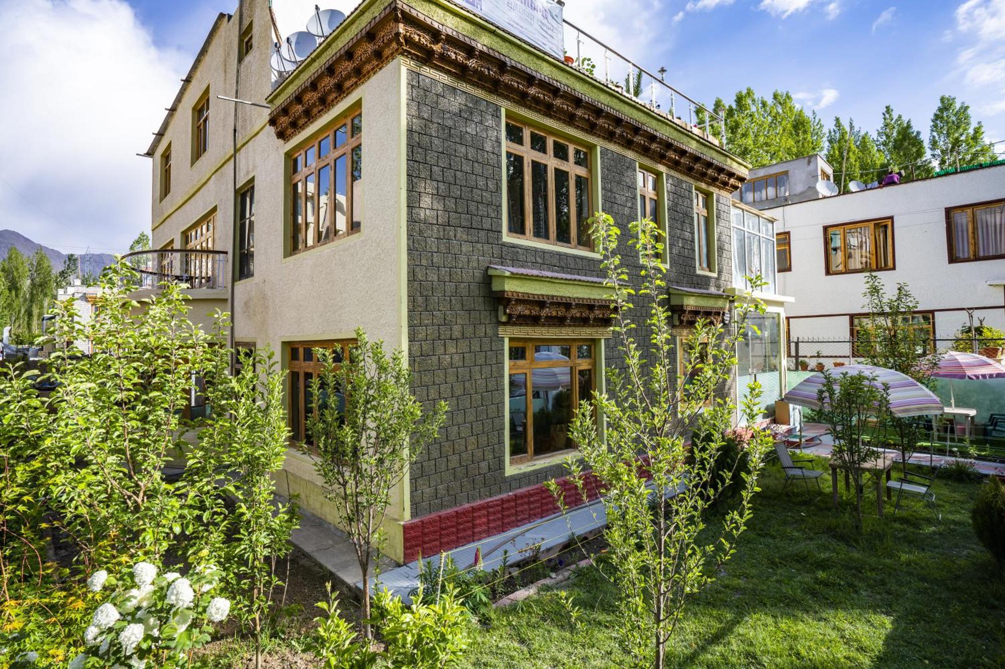 Rainbow Holiday Home Лех Экстерьер фото